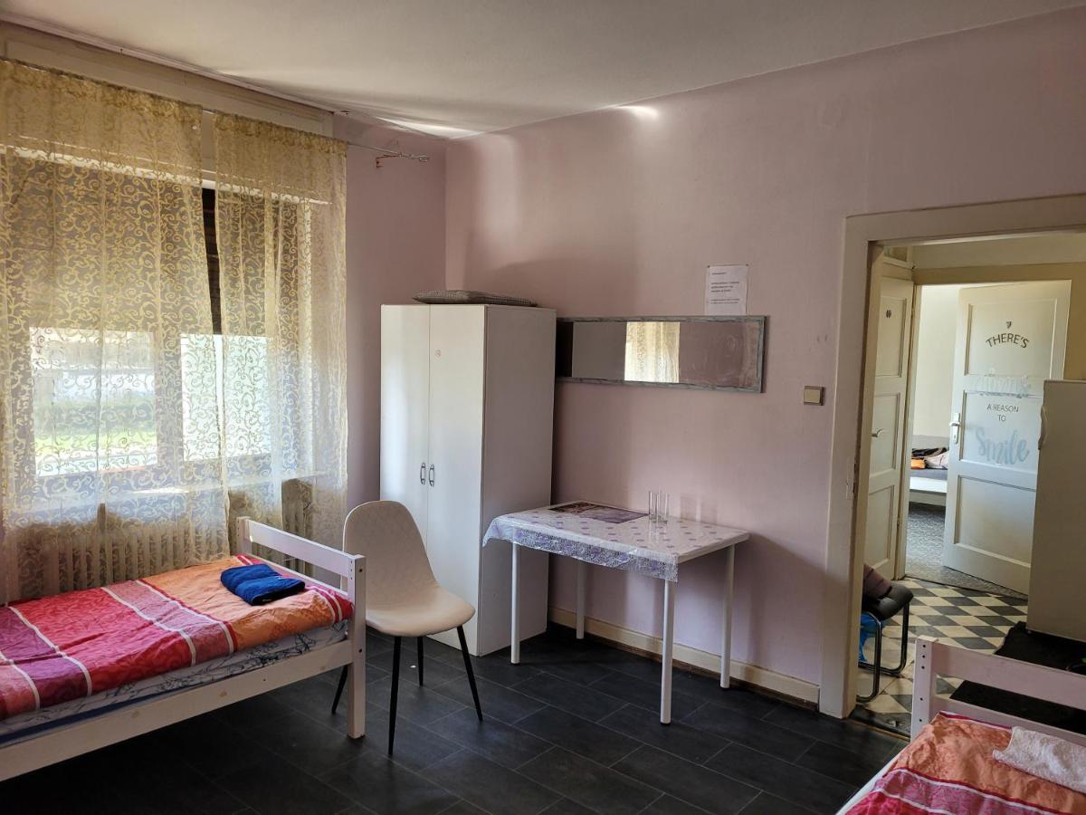Mehrere Privatzimmer Lang Und Kurzfristig Zu Mieten Saarbruecken Luaran gambar